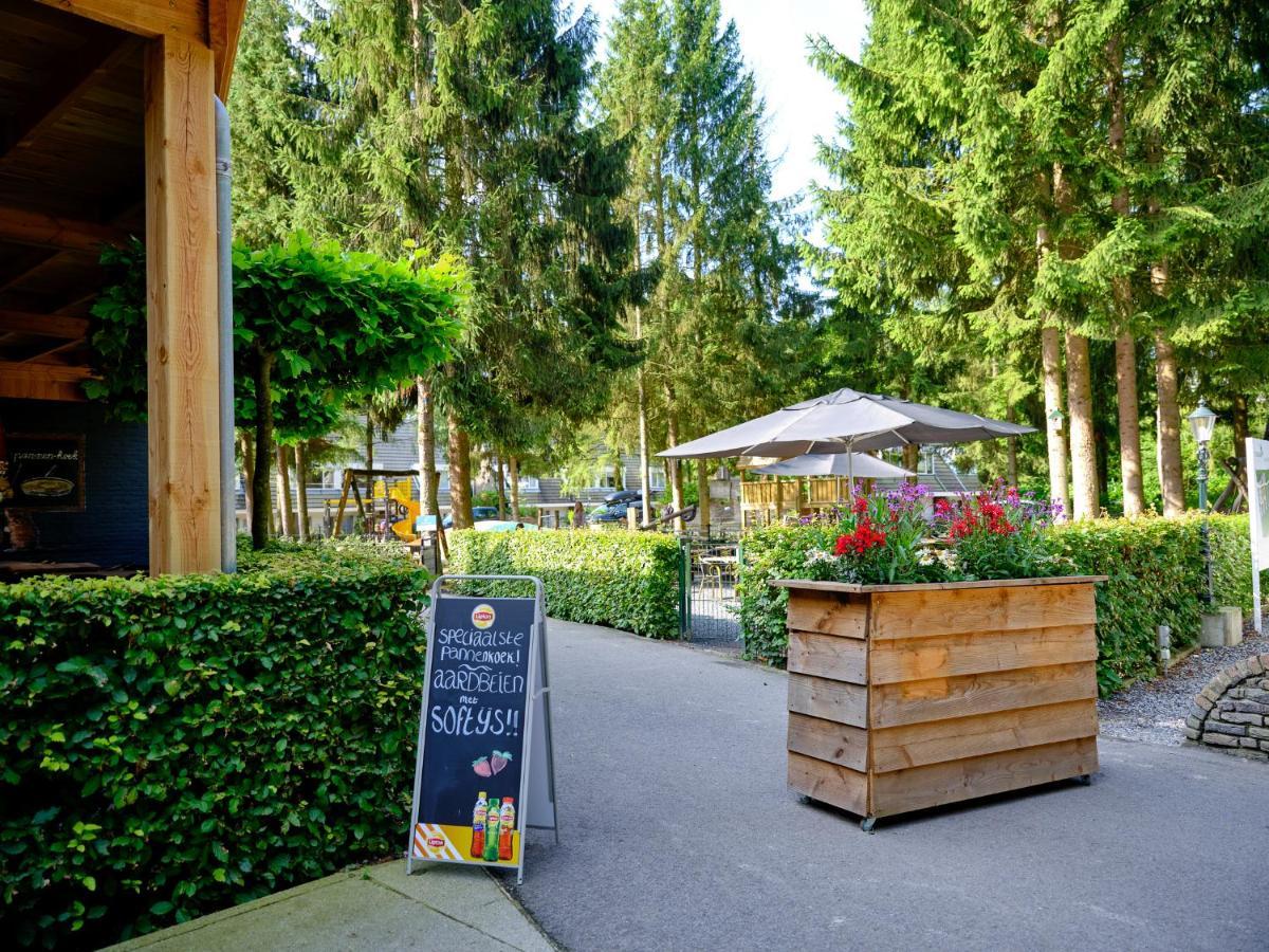 Vakantiepark De Bosrand Hotel Vaassen Exterior photo